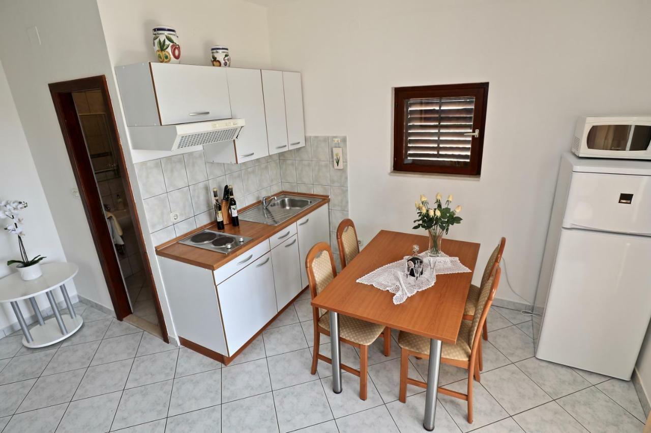 Apartments Ida Сучурай Экстерьер фото